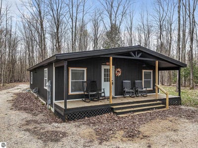 /international/us/568-ne-plum-valley-road-mancelona-mi-110108604426/
