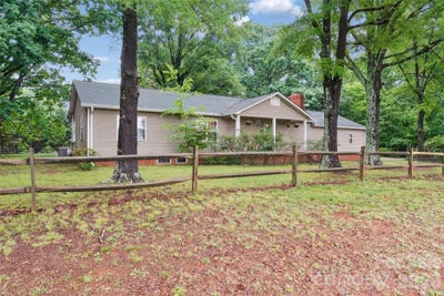 /international/us/170-scotts-creek-road-statesville-nc-110108278704/