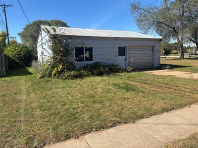 /international/us/212-9th-street-altoona-wi-110120456244/