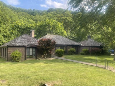/international/us/859-woodland-hills-harlan-ky-110109042732/