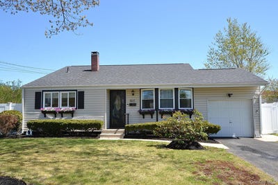 /international/us/3117-newport-avenue-medford-ny-110107653929/