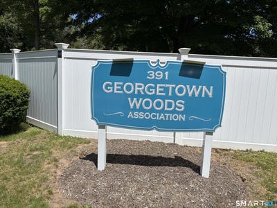 /international/us/391-main-street-deep-river-ct-110108775649/