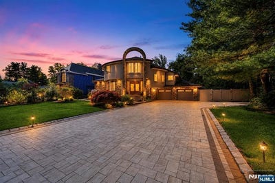 /international/us/290-dunkerhook-road-paramus-nj-110108666457/