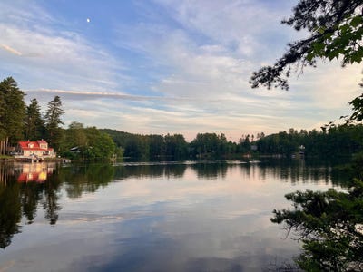 /international/us/45-forest-lake-circle-winchester-nh-110096629312/