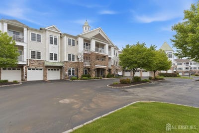 /international/us/8323-falston-circle-old-bridge-nj-110105859692/