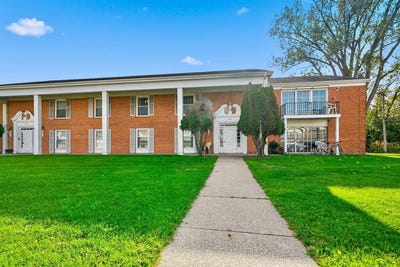 /international/us/629-w-39th-place-hobart-in-110120535376/