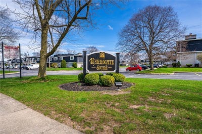 /international/us/124-harrogate-williamsville-ny-110107395431/