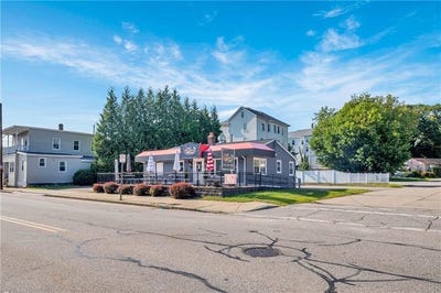 /international/us/426-cass-avenue-woonsocket-ri-110105226709/
