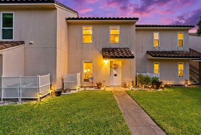 /international/us/221-marion-drive-c106-rockport-tx-110109190234/