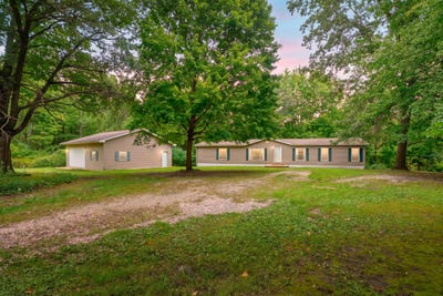 /international/us/14717-manning-lake-road-battle-creek-mi-110120001215/