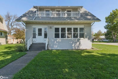 /international/us/216-center-street-w-britt-ia-110119987256/