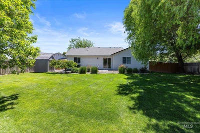 /international/us/3907-n-abbott-st-caldwell-id-110108379347/