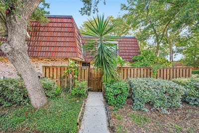 /international/us/2707-12th-court-palm-harbor-fl-110108229779/