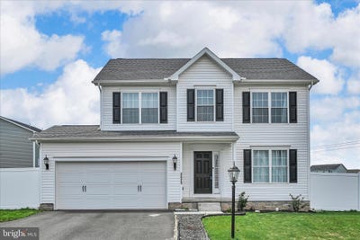 /international/us/2625-village-road-dover-pa-110107381516/