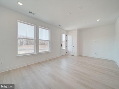 /international/us/1805-shookstown-road-frederick-md-110097858042/