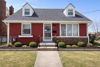 /international/us/706-leggett-place-whitestone-ny-110107167141/