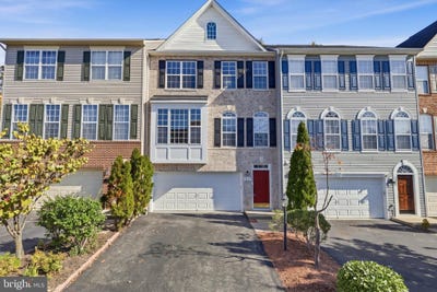 /international/us/15515-exmore-court-woodbridge-va-110120855134/