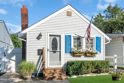 /international/us/23-seaside-place-keansburg-nj-110101148785/