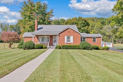 /international/us/8699-lee-hwy-fincastle-va-110120510211/