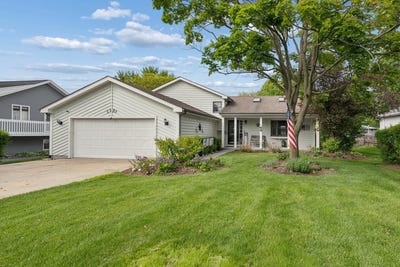 /international/us/1351-reva-lane-lake-holiday-il-110107892500/