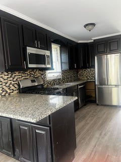 /international/us/146-penataquit-avenue-bay-shore-ny-110108476710/