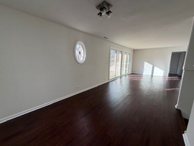 /international/us/745-regina-court-woodstock-il-110108852442/