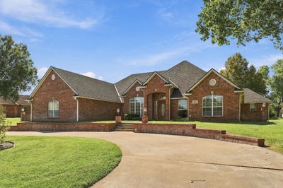 /international/us/2605-clairemont-enid-ok-110110277901/