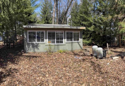 /international/us/4331-oak-beach-harrison-mi-110096893811/