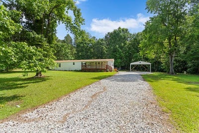 /international/us/9423-hwy-246-s-saluda-sc-110108547126/