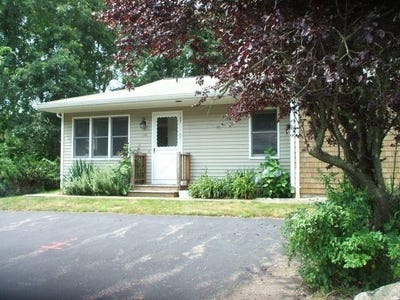 /international/us/19-castle-rock-drive-charlestown-ri-110107849877/