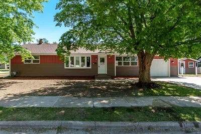 /international/us/1103-mitchell-street-janesville-wi-110108094347/