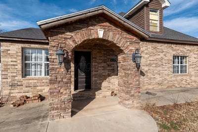 /international/us/408-w-oklahoma-avenue-wheeler-tx-110105332142/