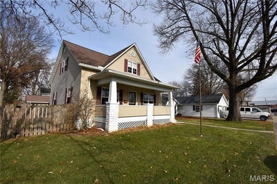 /international/us/429-w-olive-street-staunton-il-110096443419/