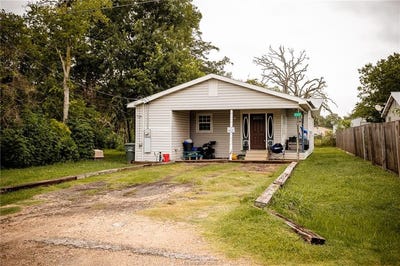 /international/us/727-railroad-road-somerville-tx-110100723587/