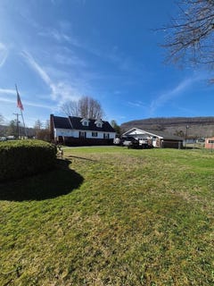 /international/us/191-young-street-rupert-wv-110104237999/