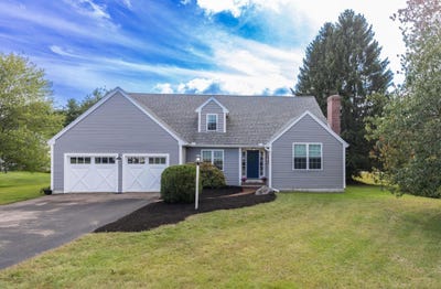 /international/us/2-barnes-drive-stratham-nh-110110364164/