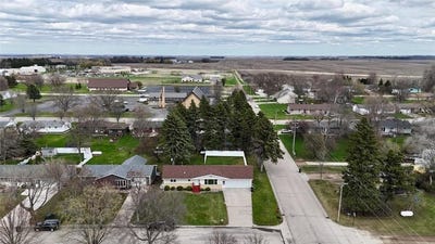 /international/us/219-9th-avenue-se-elbow-lake-mn-110107684484/