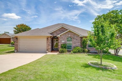 /international/us/1173-albatross-court-benbrook-tx-110107832423/