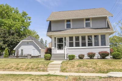/international/us/700-chicago-ave-waukesha-wi-110108585513/