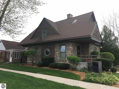 /international/us/300-s-university-street-mt-pleasant-mi-110107278621/