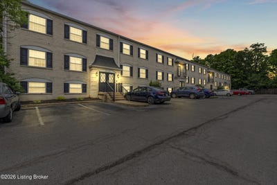 /international/us/101-middletown-square-louisville-ky-110108488870/
