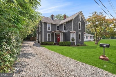 /international/us/111-maple-avenue-greensboro-md-110119965992/