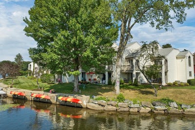 /international/us/68-railroad-avenue-wolfeboro-nh-110106433482/