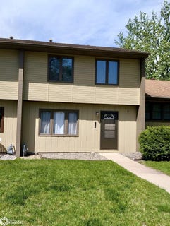 /international/us/110-sweetgrass-lane-forest-city-ia-110108109429/
