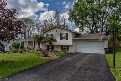 /international/us/8523-sleepy-hollow-drive-ne-warren-oh-110107880389/