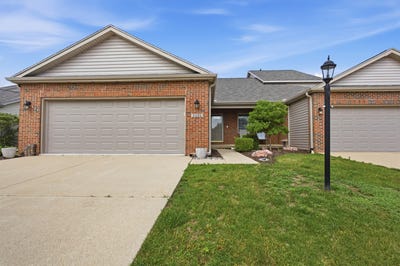 /international/us/2526-windward-boulevard-champaign-il-110108720745/