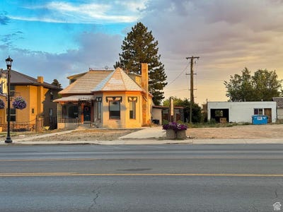 /international/us/235-w-main-vernal-ut-110101342605/?lang=en