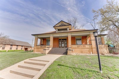 /international/us/210-w-elm-street-winnsboro-tx-110098482779/