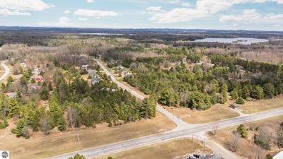 /international/us/-33-old-cabin-drive-interlochen-mi-110107463795/