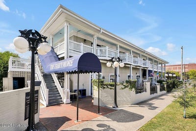 /international/us/102-s-2nd-street-wilmington-nc-110105953942/